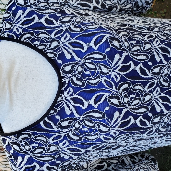 Dress - Picture 4 of 8